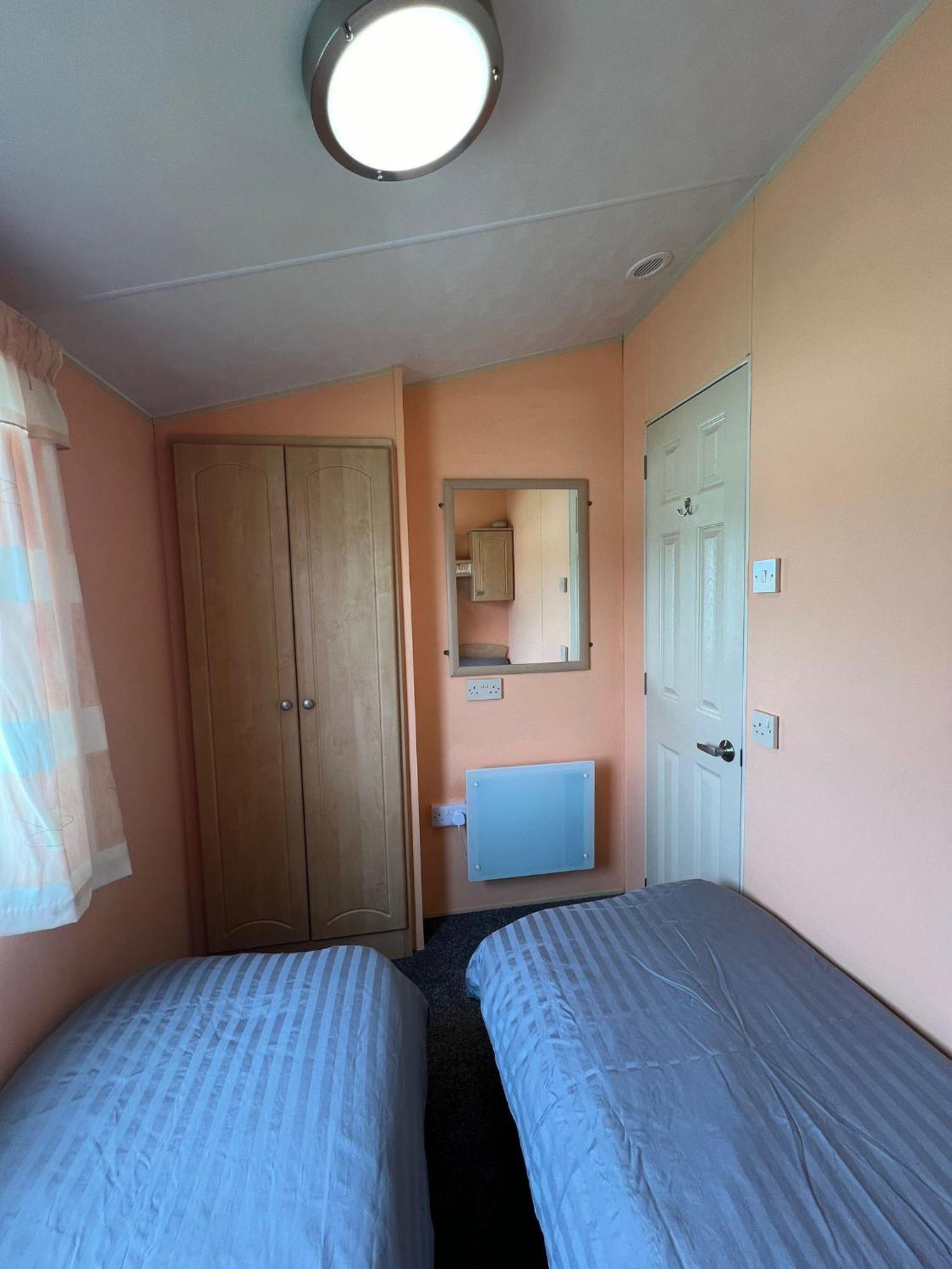 Light And Airy 2 Bedroom Mobile Home آبيريستويث المظهر الخارجي الصورة